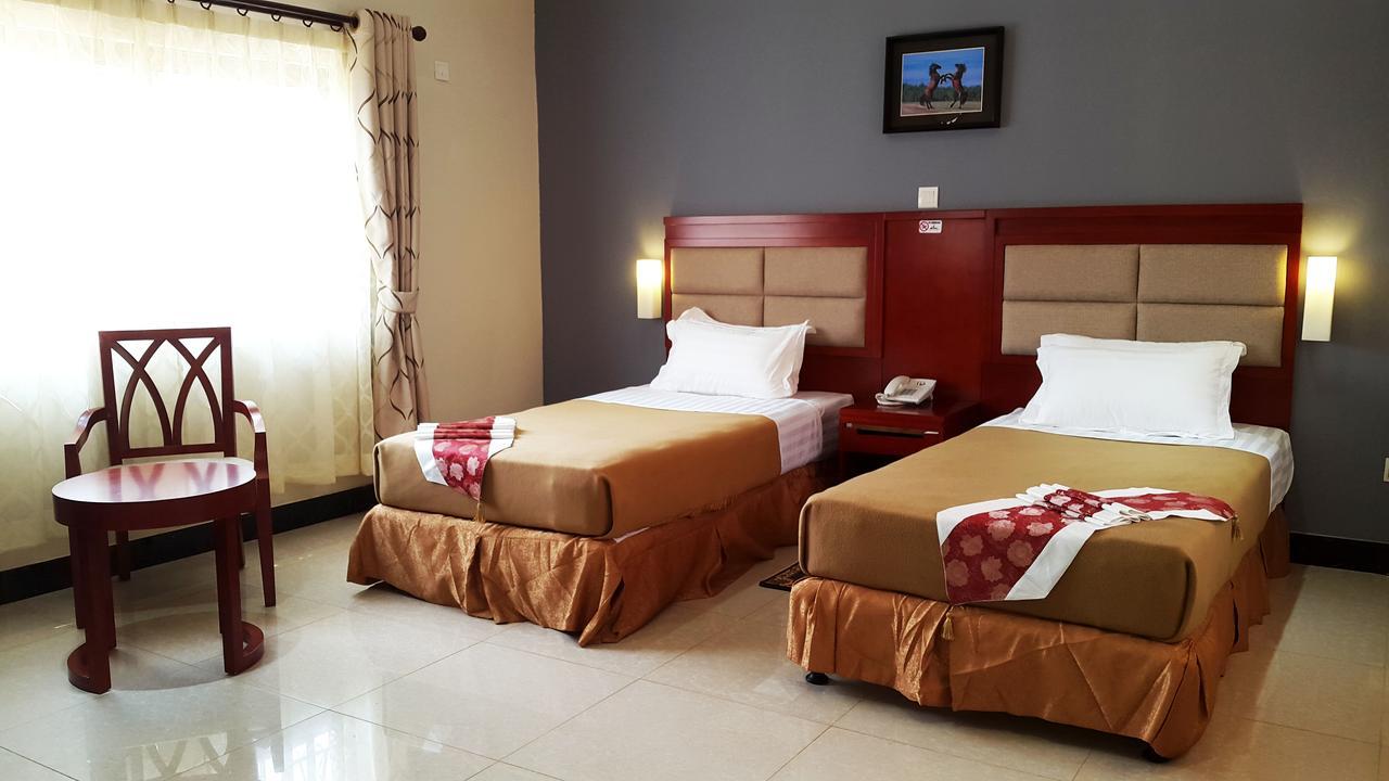 Northern Rock Hotel Mpika Экстерьер фото
